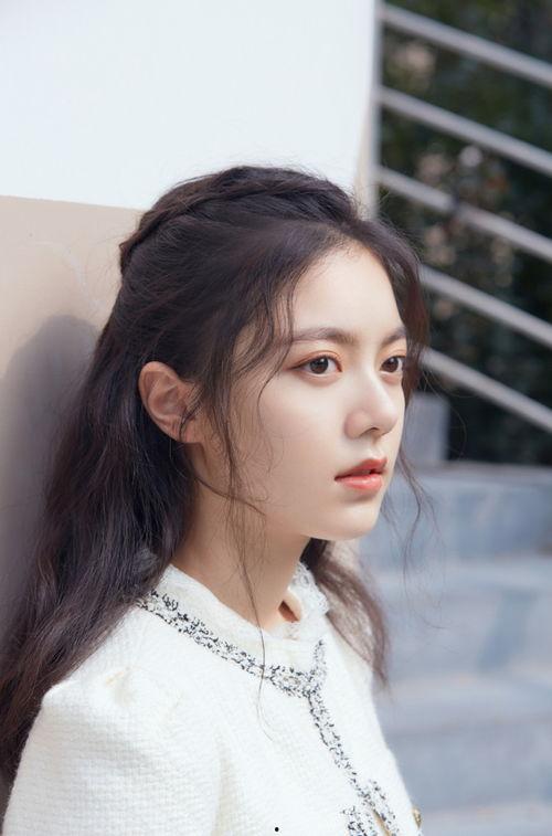 娱乐圈吃瓜合集赵今麦小说,娱乐圈吃瓜合集中的青春偶像